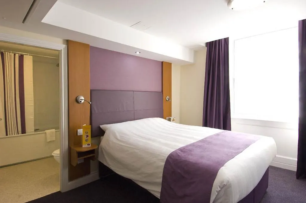 Premier Inn London Victoria-1